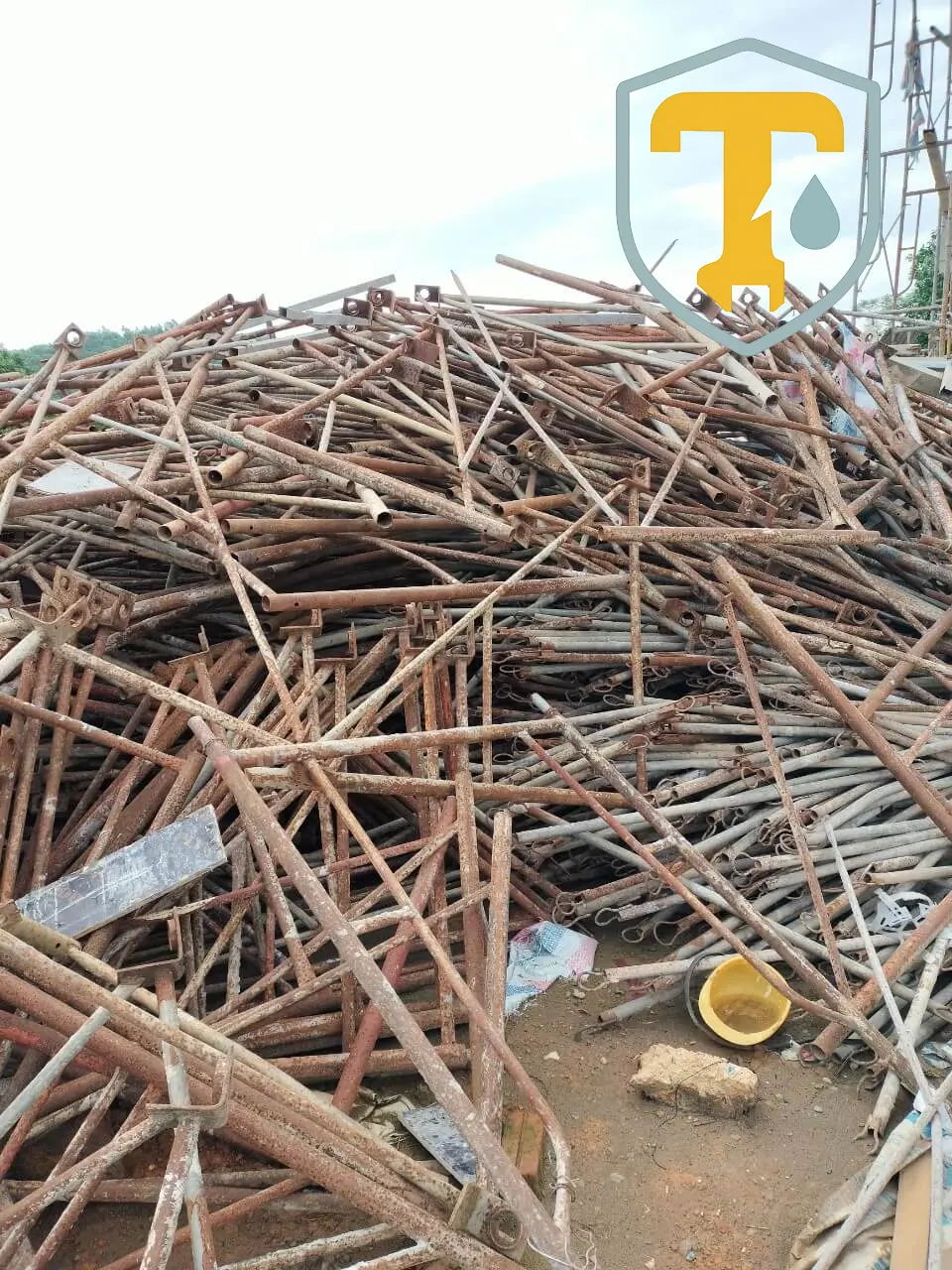 Khu vực nhận thanh lý giàn giáo cũ Khu vực nhận thanh lý giàn giáo cũ